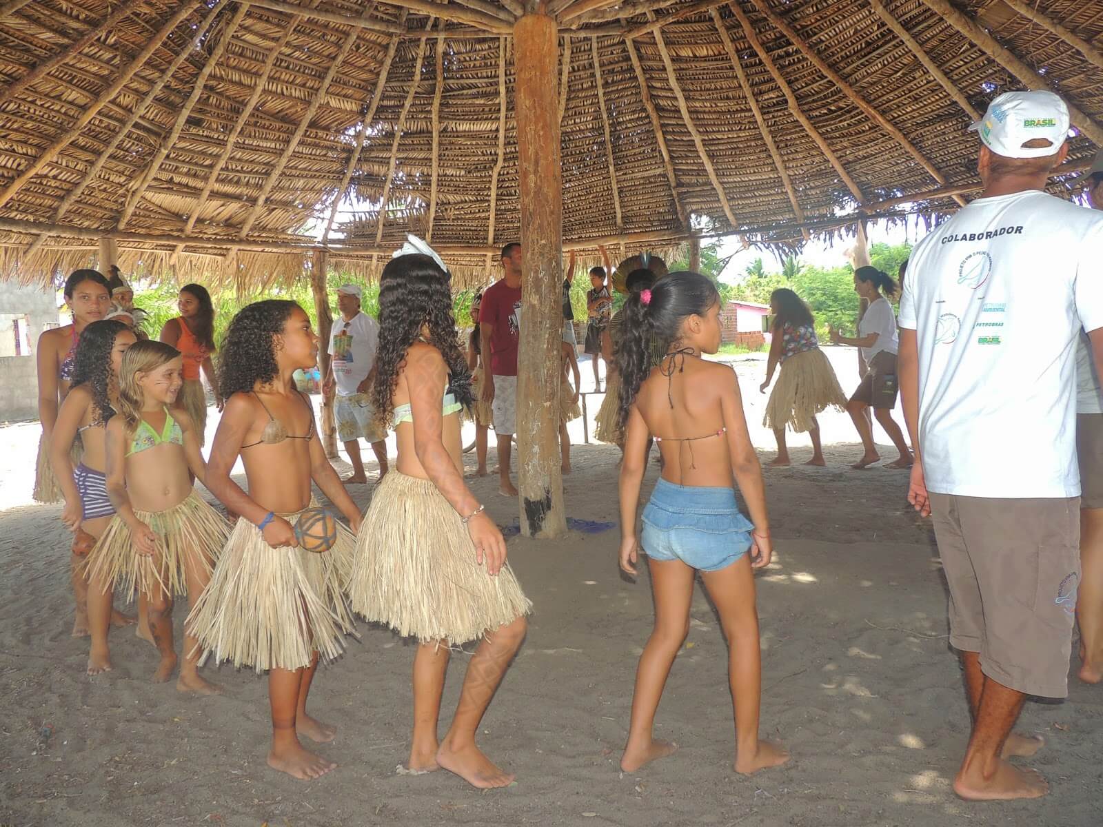 Projeto Viva o Peixe-Boi Marinho celebra Dia do Índio na Paraíba com a campanha “Ajude a preservar o peixe-boi marinho”